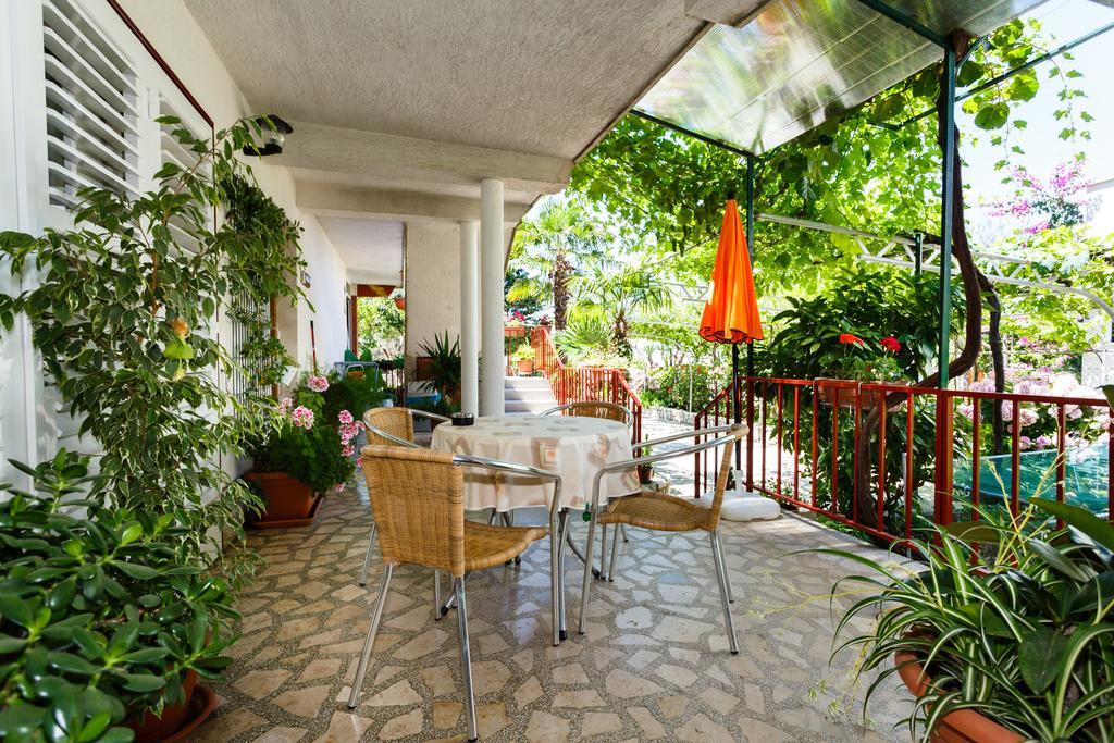 Apartments Lovorik คิร์ก ภายนอก รูปภาพ